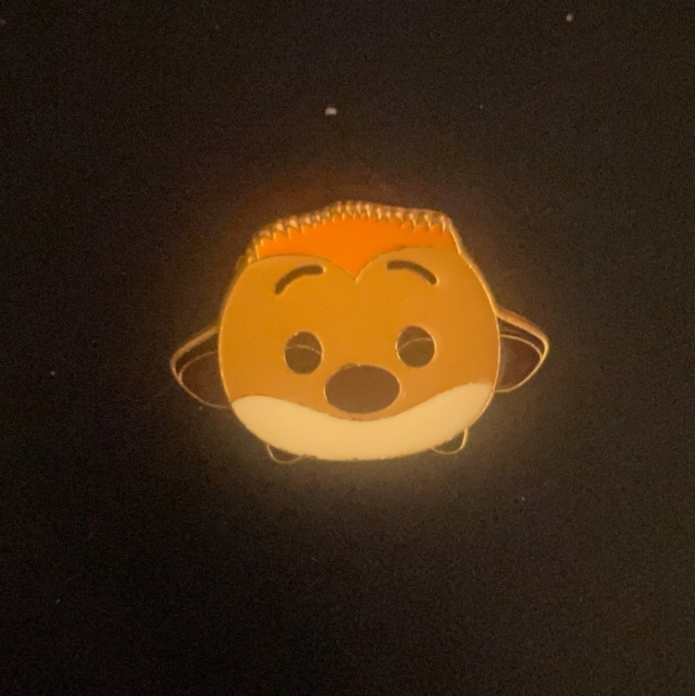 Disney Orange and White Character Pin Timone And Pumba Lion King Tumtum